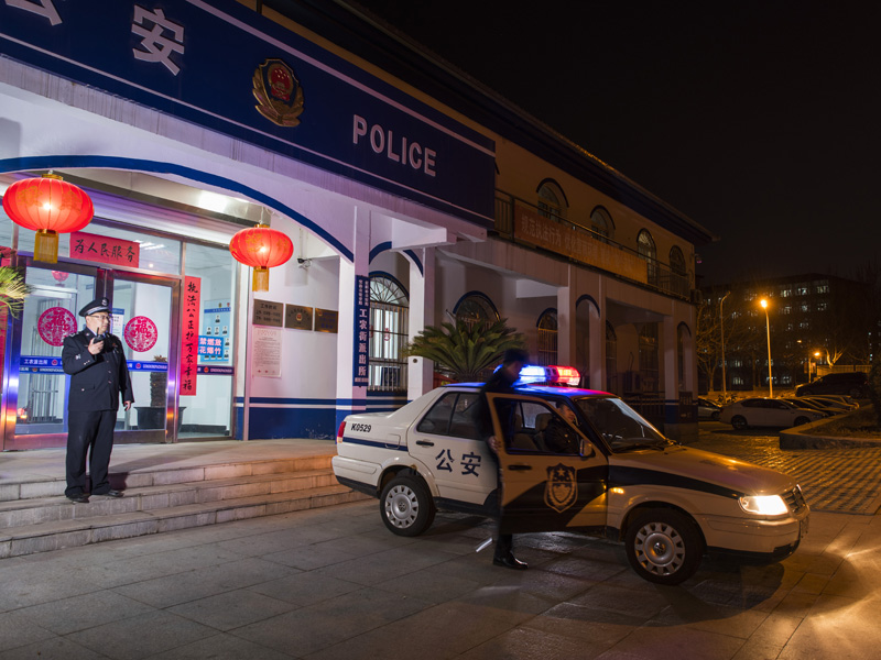 （圖六）接到報(bào)警電話，民警迅速出警