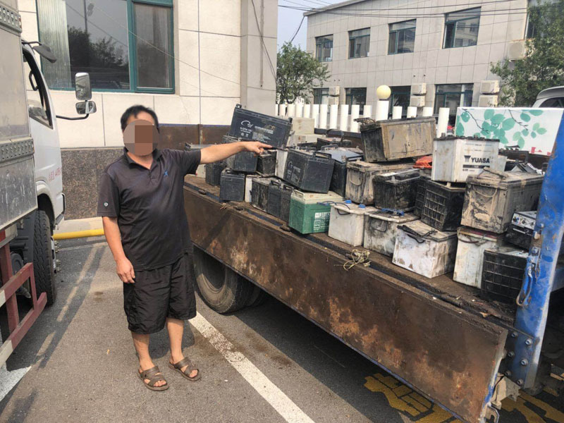 刁某指認(rèn)自己非法買賣的危險品