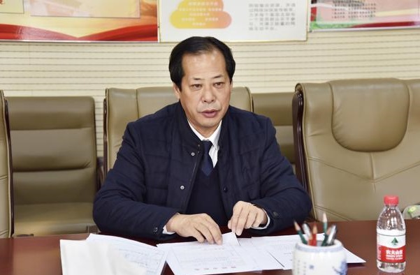 錦州市委政法委政治部主任、機關(guān)黨總支副書記李偉做專題發(fā)言
