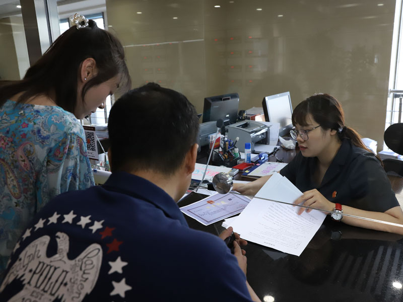 沈陽市沈河區(qū)人民法院訴訟服務(wù)中心 窗口接待