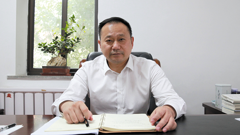著力構(gòu)建新體系 激活平安“一池水”——專訪本溪市委常委、政法委書記徐勝