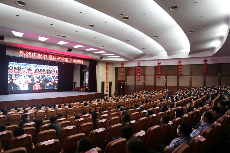 省法院組織干警收看慶祝中國(guó)共產(chǎn)黨成立100周年大會(huì)2_編輯