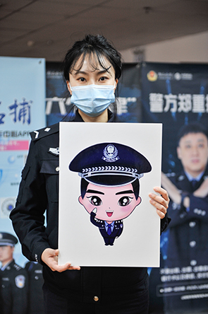 民警設(shè)計“反詐警寶”強化宣傳效果