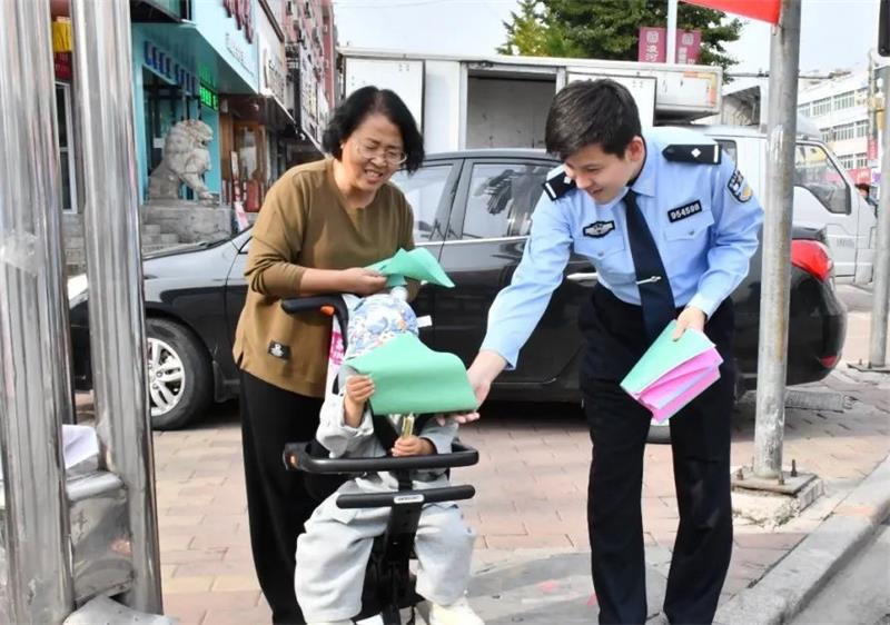建昌公安關愛未成年人_看圖王