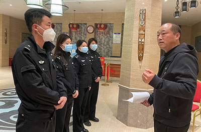 1阜新市委政法委政治部主任 高春東
