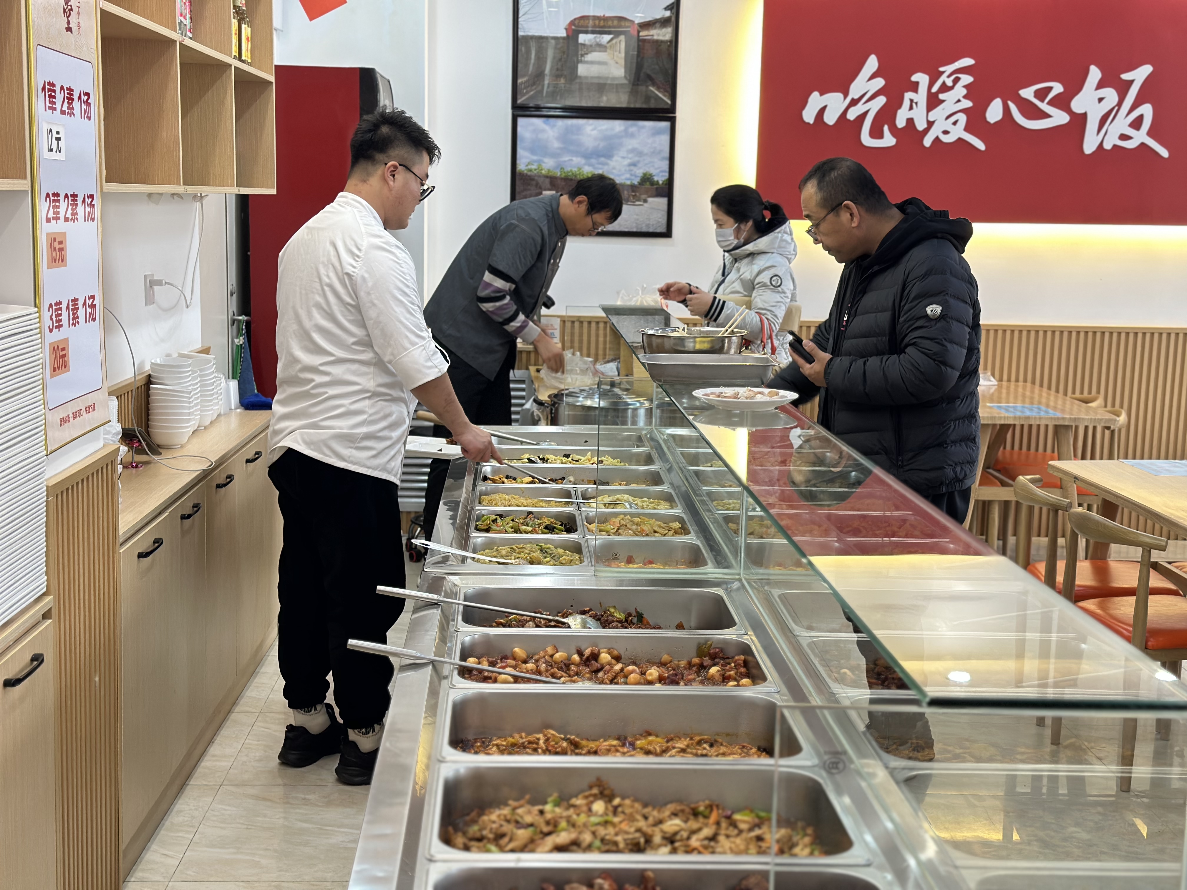 蒲雅社區(qū)一食堂獲得居民的認(rèn)可