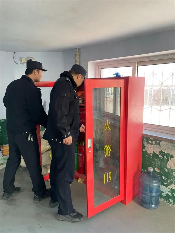 綏中公安戶政大隊(duì)組織派出所消防設(shè)施檢查