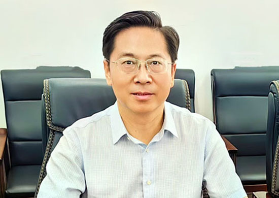 2——遼寧省教育裝備行業(yè)協(xié)會會長  張紅太3