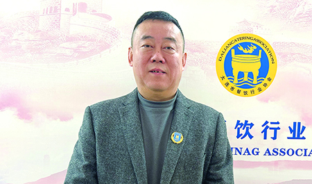 2大連市餐飲行業(yè)協(xié)會(huì)會(huì)長(zhǎng)  姜軍